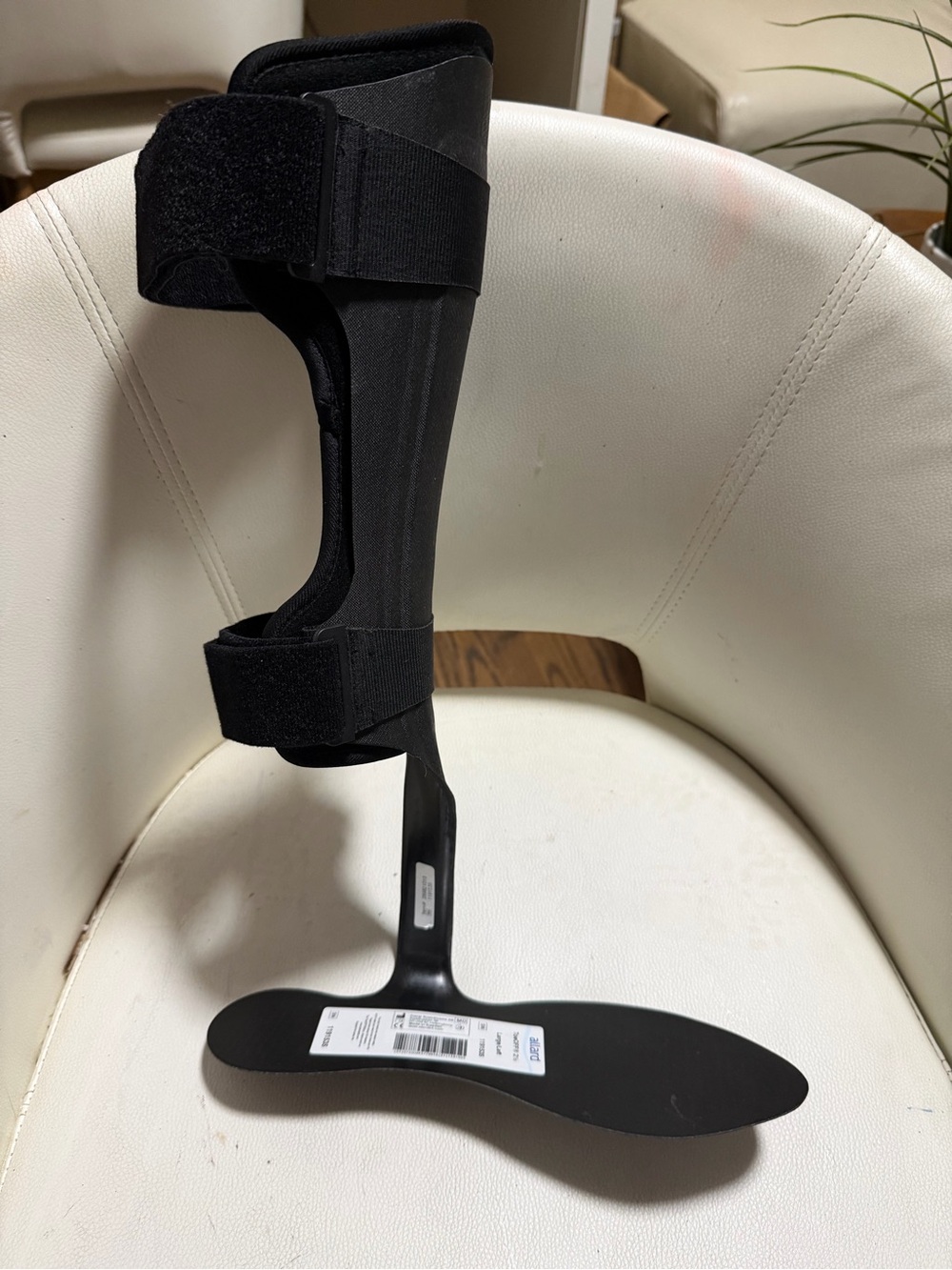 Black Ankle Foot Brace large left foot
